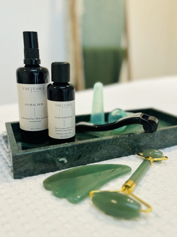 Deze kit bevat alle tools die je nodig hebt voor de holistische aging en self care rituelen uit m'n programma: the Holistic Facial Glow.